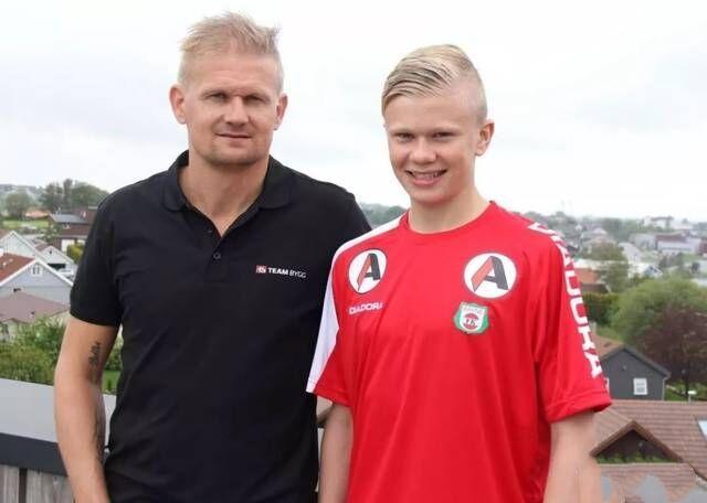 贝尔戈米盛赞法布雷加斯：他从不踢0-0的比赛，执教理念正确（贝尔戈米力挺法布雷加斯：拒绝0-0，执教思路正确）