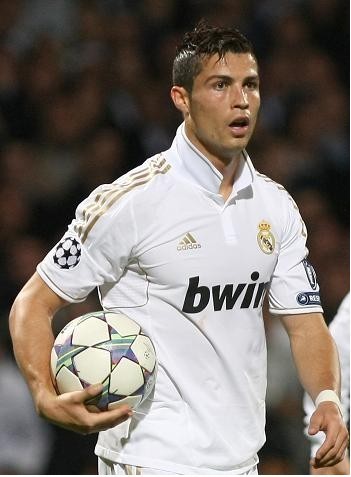 欧冠冠军、世界冠军&前枪手球探：本周寿星“野兽”卡伦布（本周寿星“野兽”卡伦布：欧冠与世界杯双冠得主、前阿森纳球探）