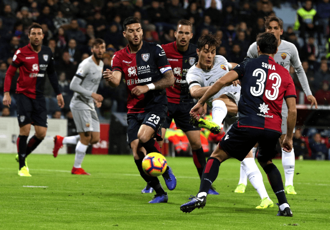 欧冠第4轮前瞻：双战术体系的博弈，两位神锋大战“群狼”（欧冠第4轮前瞻：两套战术正面碰撞，双神锋硬撼群狼）