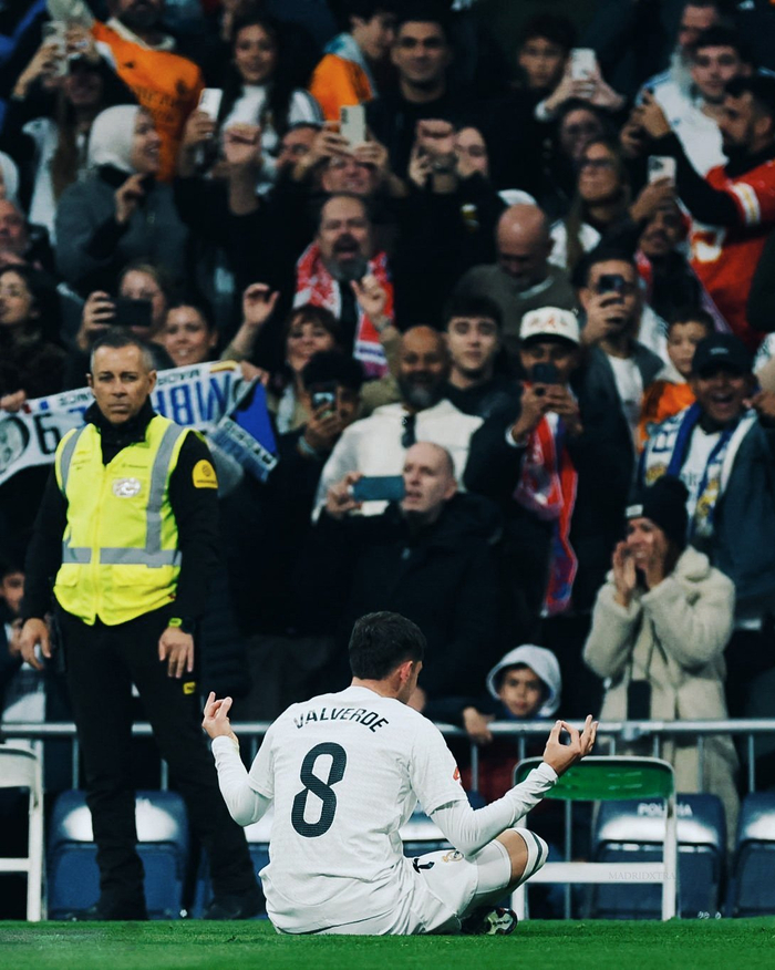 欧冠淘汰赛前瞻：巴萨对阵曼联,（巴萨迎战曼联：欧冠淘汰赛前瞻）