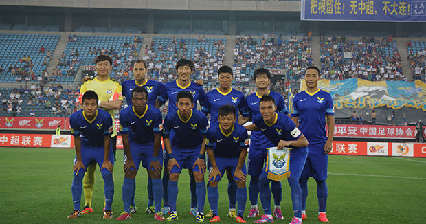 40岁魔笛仍不老！助米兰领跑意甲+连续10轮踢满全场（40岁魔笛不服老：助米兰领跑意甲，已连续10轮全勤）