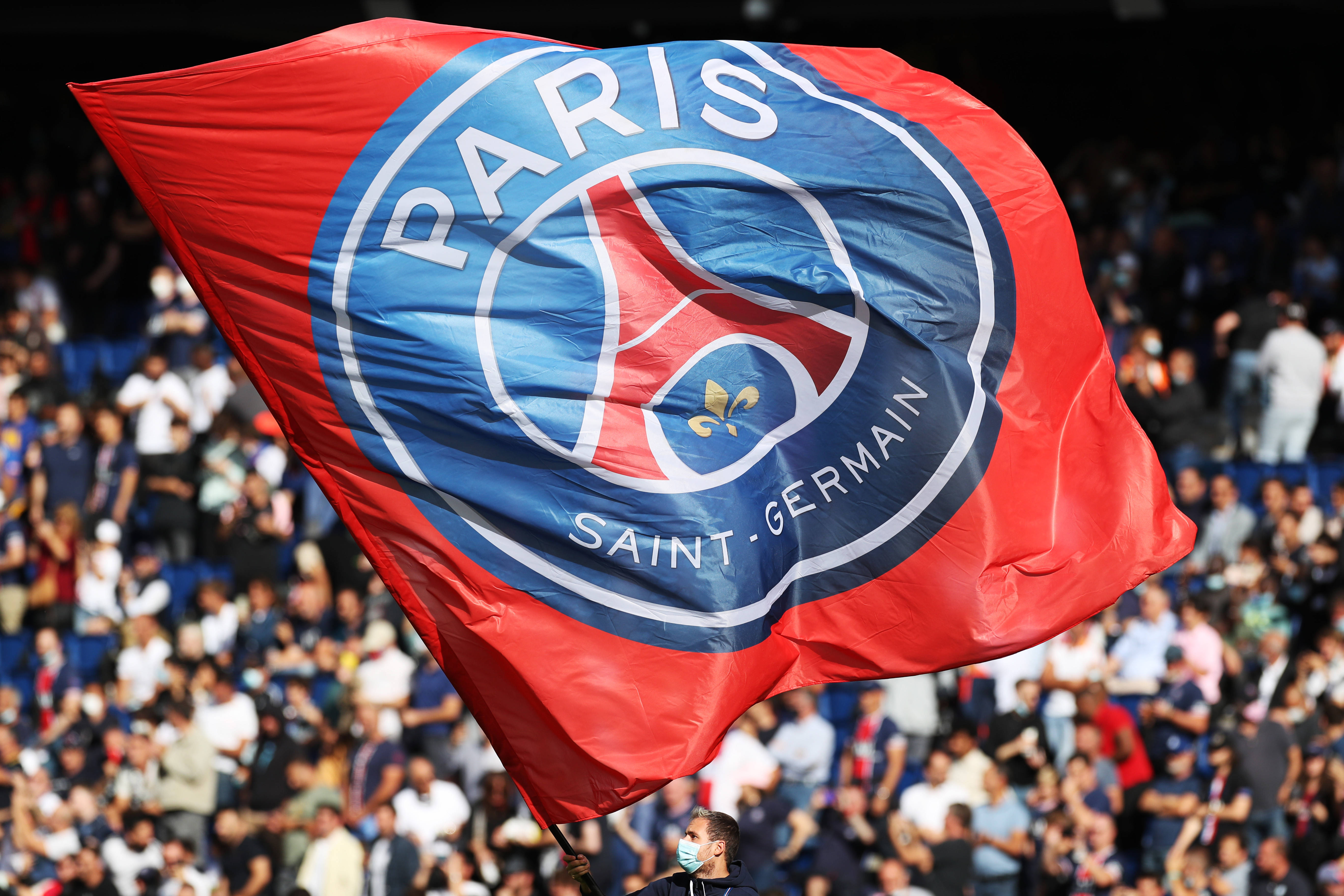 拜仁3比1逆转葡萄牙体育，欧冠小组赛六轮全胜（拜仁3-1翻盘葡萄牙体育，欧冠小组赛豪取六连胜）