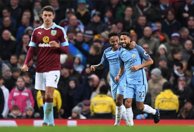 湖人vs马刺前瞻：湖人阵容齐整冲四强，一场定胜负悬念十足（湖人对阵马刺前瞻：全员齐整剑指四强，一战定胜负悬念拉满）