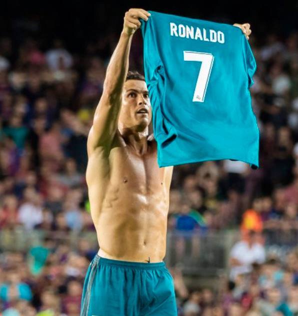 维罗纳vs帕尔马：加利亚尔迪尼、焦瓦内首发，库特罗内、马特奥-佩莱格里诺出战（维罗纳迎战帕尔马：加利亚尔迪尼、焦瓦内首发，库特罗内与马特奥-佩莱格里诺登场）