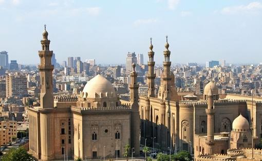 T倒了！预热《怪奇物语》最终季，拜仁球员穿特制热身服出场（拜仁球员穿定制热身服亮相，为《怪奇物语》最终季预热）